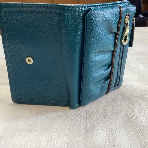 RELIIC Women’s Wallet, Teal, Leather - Picture 3 of 7